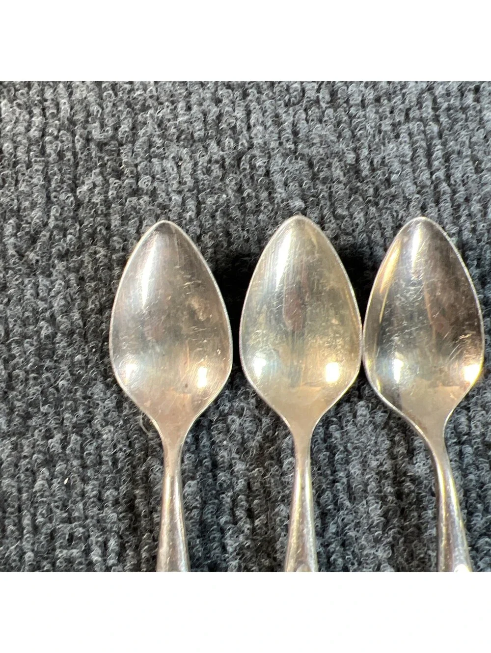 Oneida Community stainless flatware  Of 8 Teaspoons